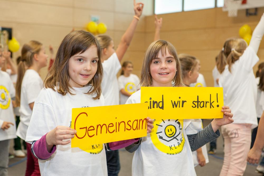 Bewegungspause - schwingende Kinder